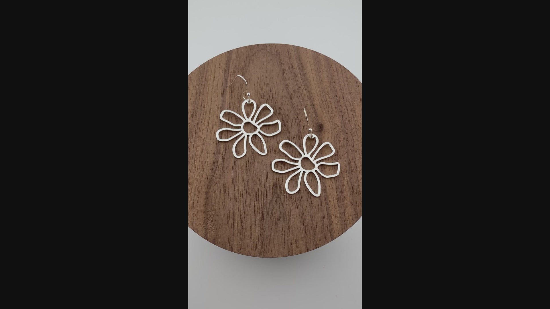 Half turn Designs Daisy Dangle Earrings video